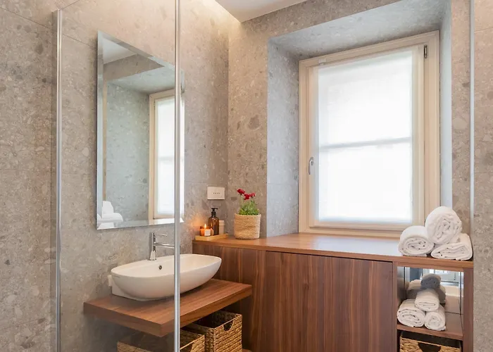 Muralto's Nest By Rent شقة كومو